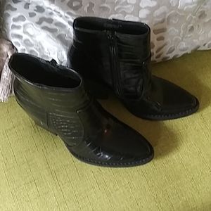 Ankle boots worn once